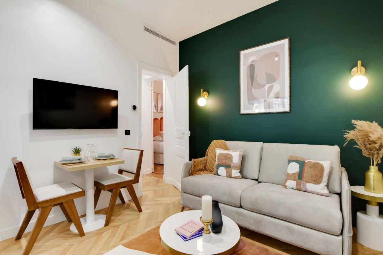 Chic Apartment - 1Br-4P - Facing The Louvre Paris Luaran gambar